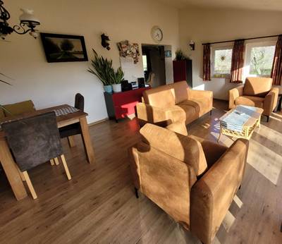 Afbeelding met vloer, overdekt, kamer, leven

Automatisch gegenereerde beschrijving